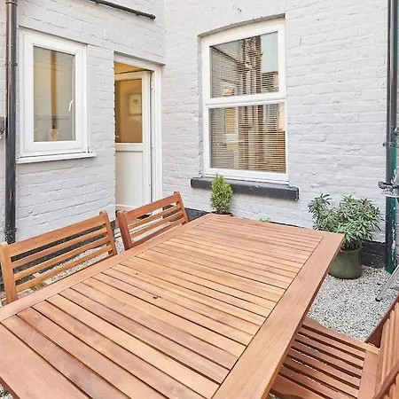 Oswy Street, Whitby. Sleeps Up To 7 Guests Villa Exterior photo