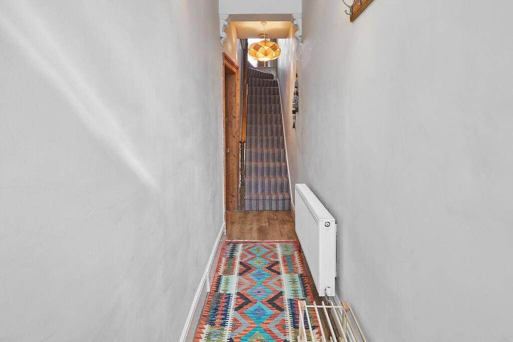 Holiday home Oswy Street, Whitby. Sleeps Up To 7 Guests Whitby