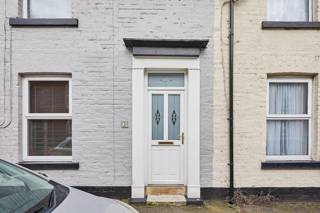 Oswy Street, Whitby. Sleeps Up To 7 Guests Holiday home